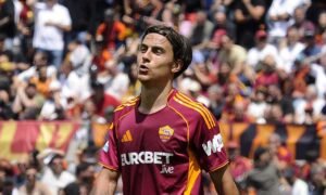 Dybala pensieroso