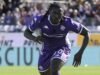 Fiorentina, caso Kean: arriva in ritardo e rifiuta l’allenamento. È rottura con il club