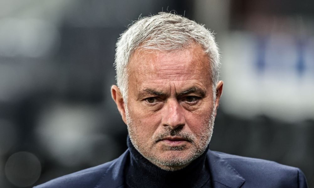 Mourinho elogia Carlos Espí: “Sono molto felice di lui”