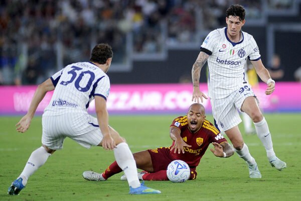 Inter, nuove sirene inglesi per Bastoni