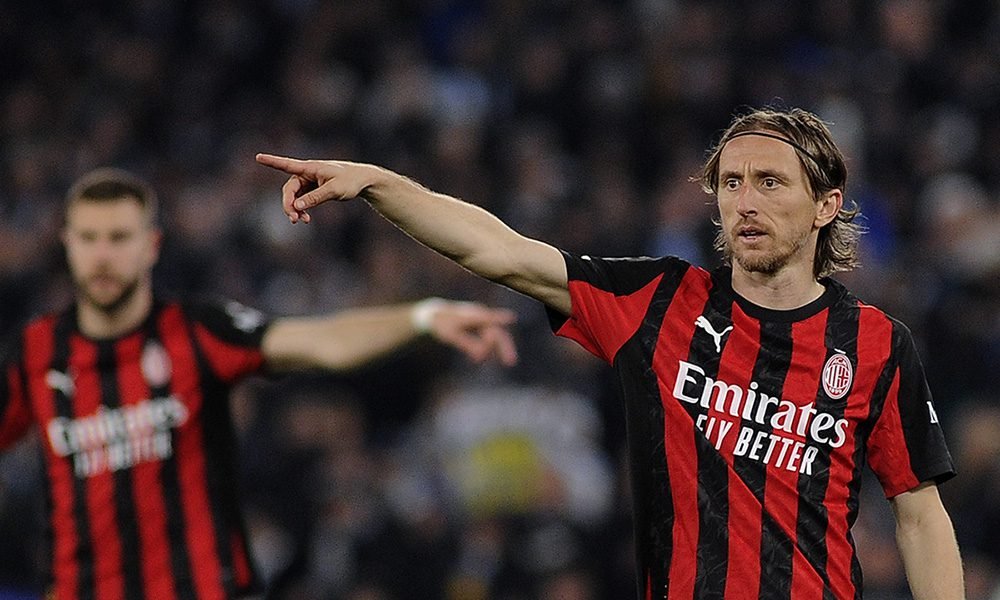 Infinito Modric: continuerà a giocare con la Croazia