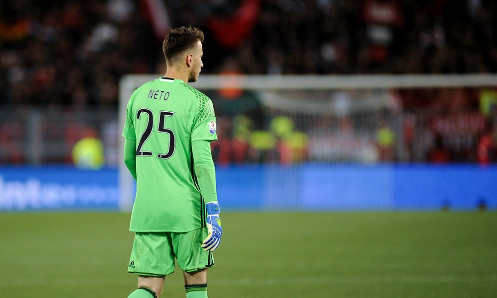 Juventus, Neto sbarca a Torino per le visite mediche e la firma