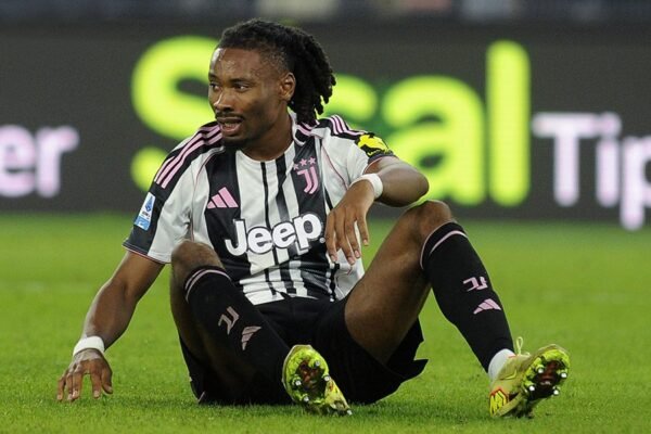 Juventus, Thuram si opera al ginocchio