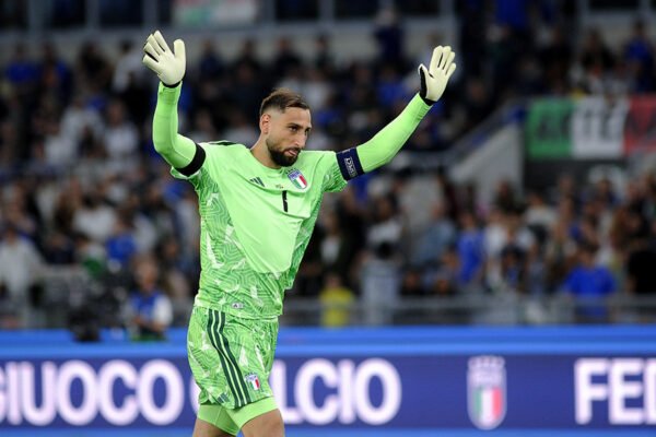 Donnarumma si conferma un vero fuoriclasse: l’Italia si aggrappa al suo leader