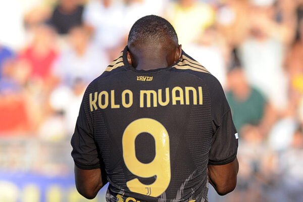 Juventus, altro infortunio: Kolo Muani si frattura il dito di una mano