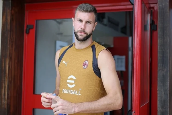 Pavlovic: “Rinnovo con l’AC Milan? Qui sono felice!”