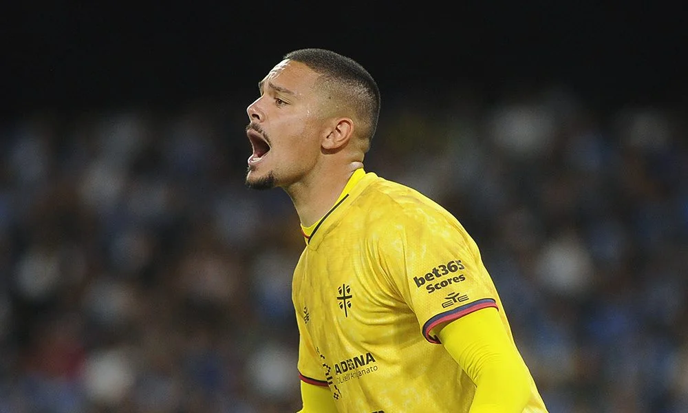 Caprile piace alle big, ma il Cagliari non tratta il rinnovo: il portiere ha un contratto fino al 2029