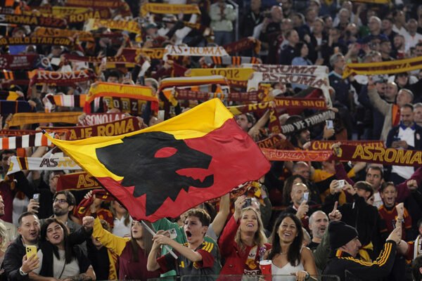 Accadde oggi: 24 anni fa la notte di Totti al Bernabéu. Il gol che zittì il Real Madrid