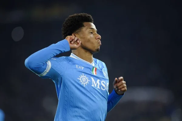 Napoli, Neres rischia 1 mese di stop